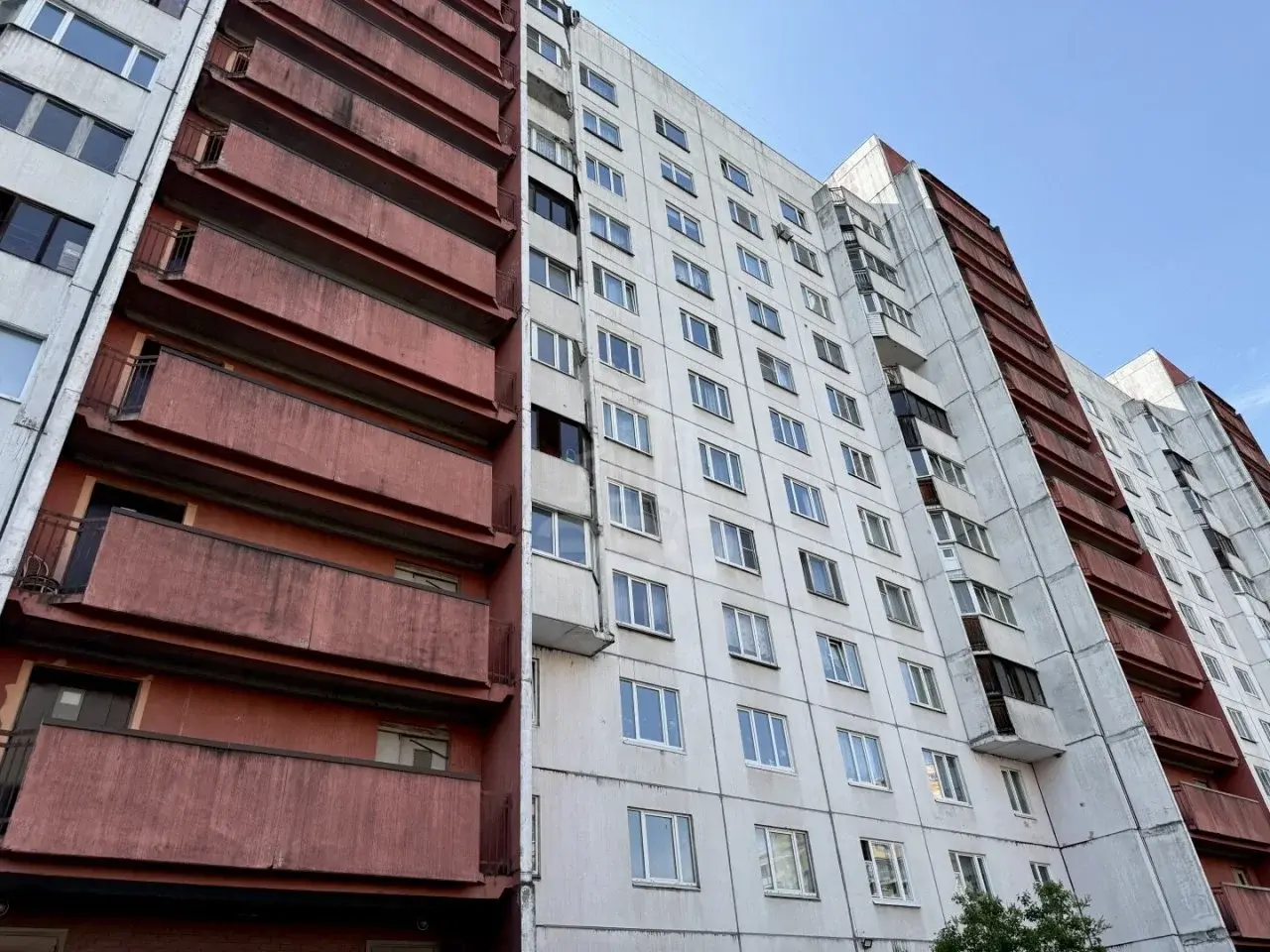 трехкомнатная квартира в Санкт-Петербурге по адресу: Афанасьевская ул., 6, к 1