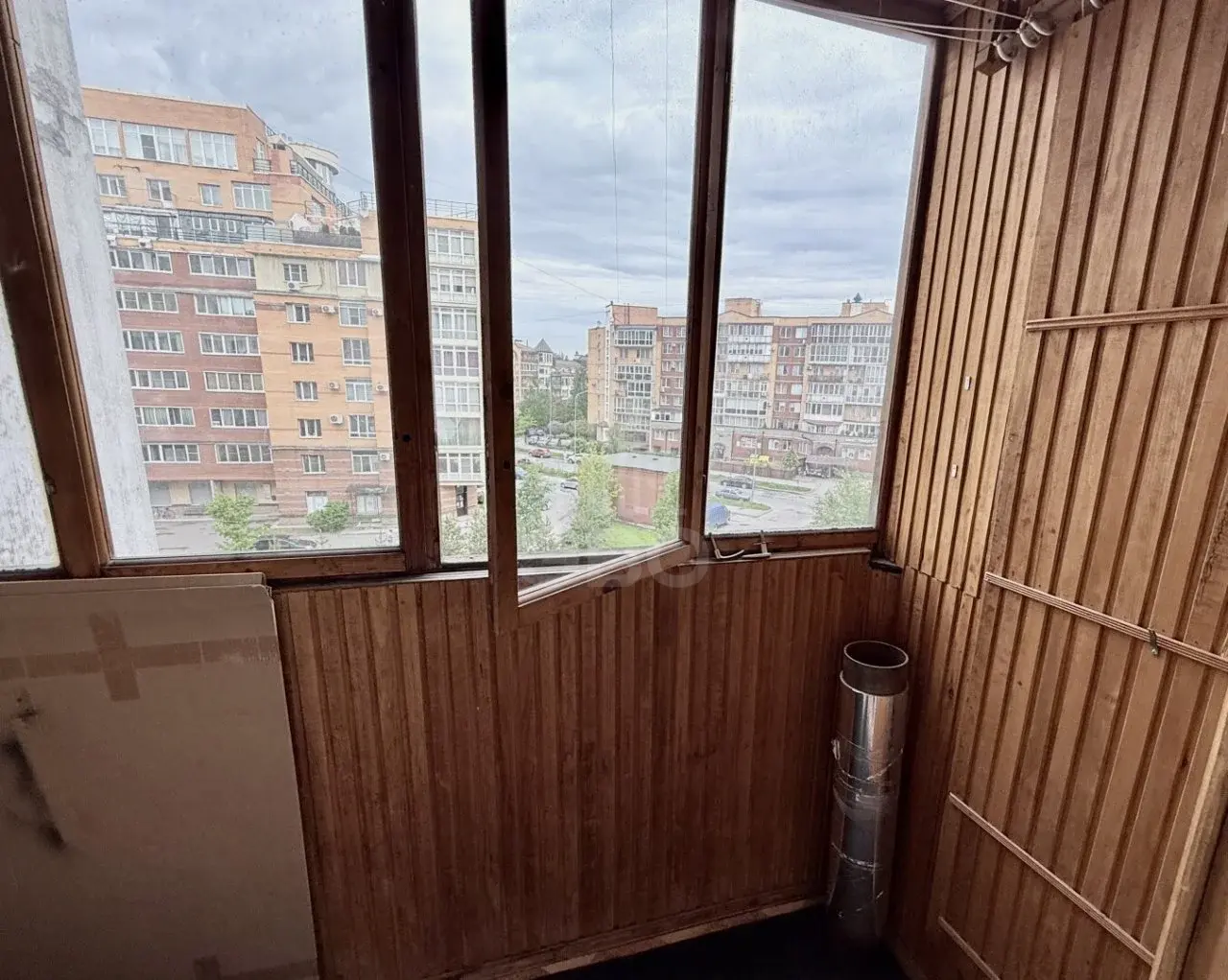 трехкомнатная квартира в Санкт-Петербурге по адресу: Афанасьевская ул., 6, к 1