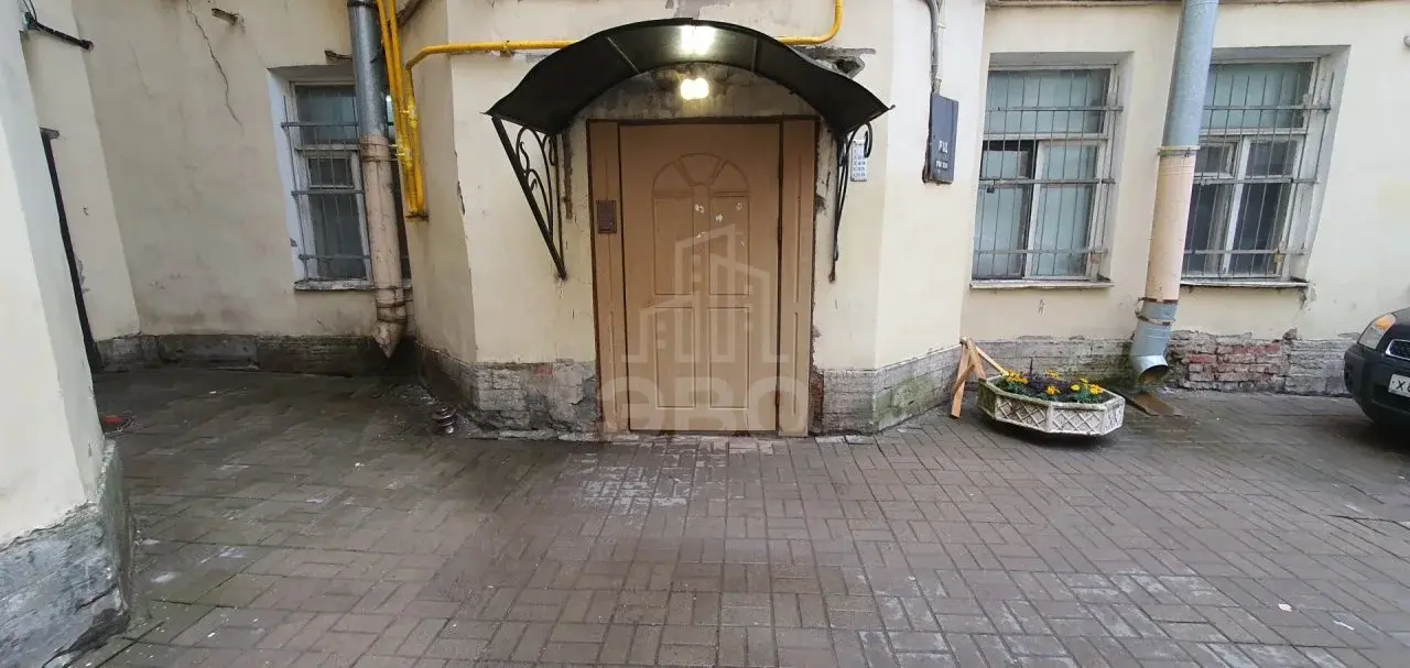 трехкомнатная квартира в Санкт-Петербурге по адресу: Разъезжая ул., 20