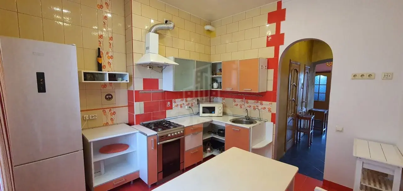 трехкомнатная квартира в Санкт-Петербурге по адресу: Разъезжая ул., 20