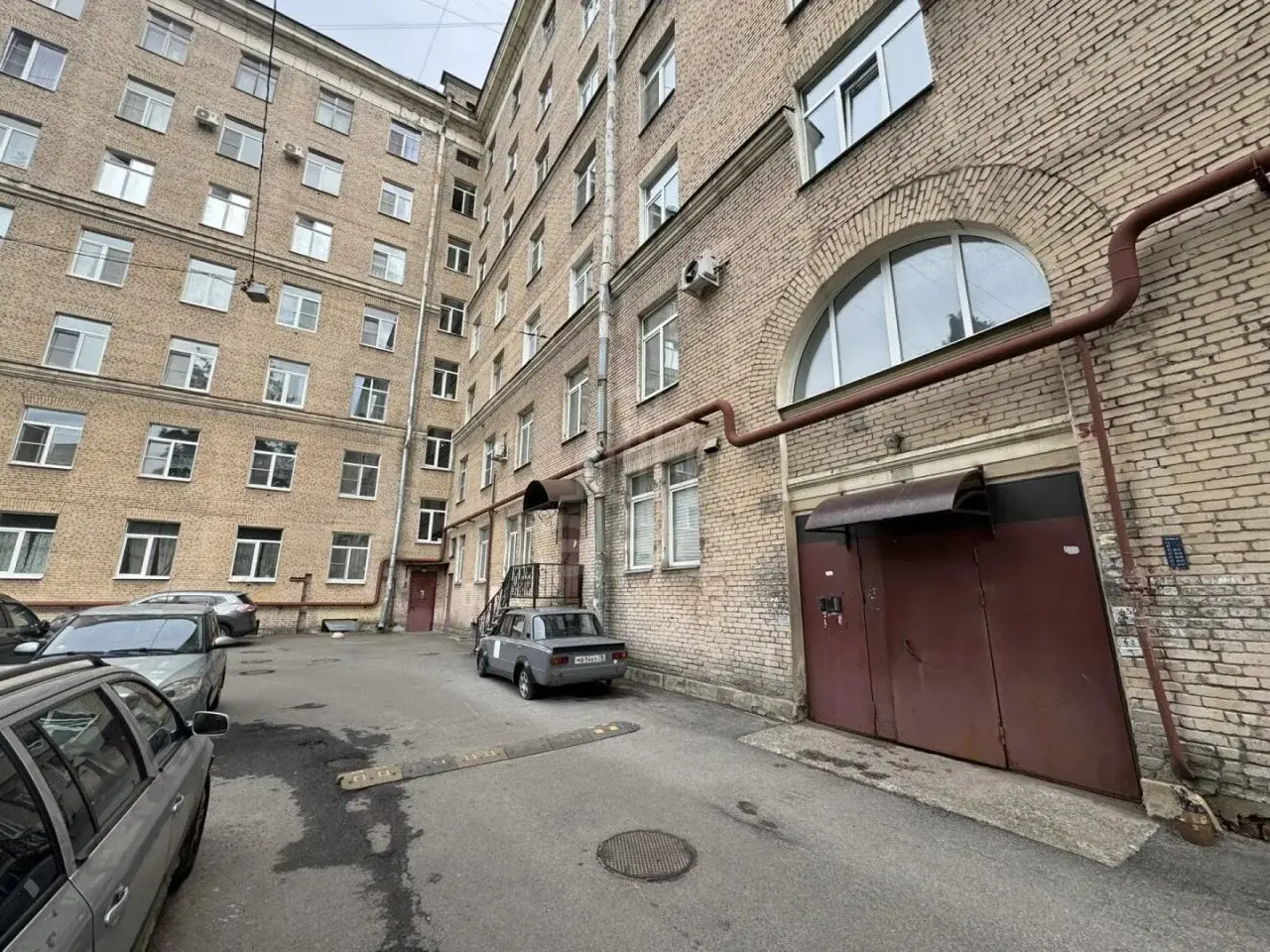 двухкомнатная квартира в Санкт-Петербурге по адресу: Красных Зорь б-р., 7