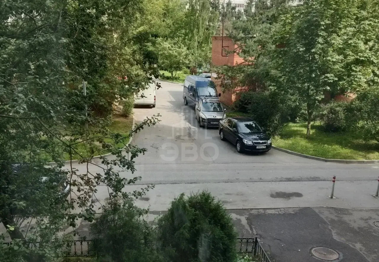 трехкомнатная квартира в Санкт-Петербурге по адресу: Яхтенная ул., 4, к 4