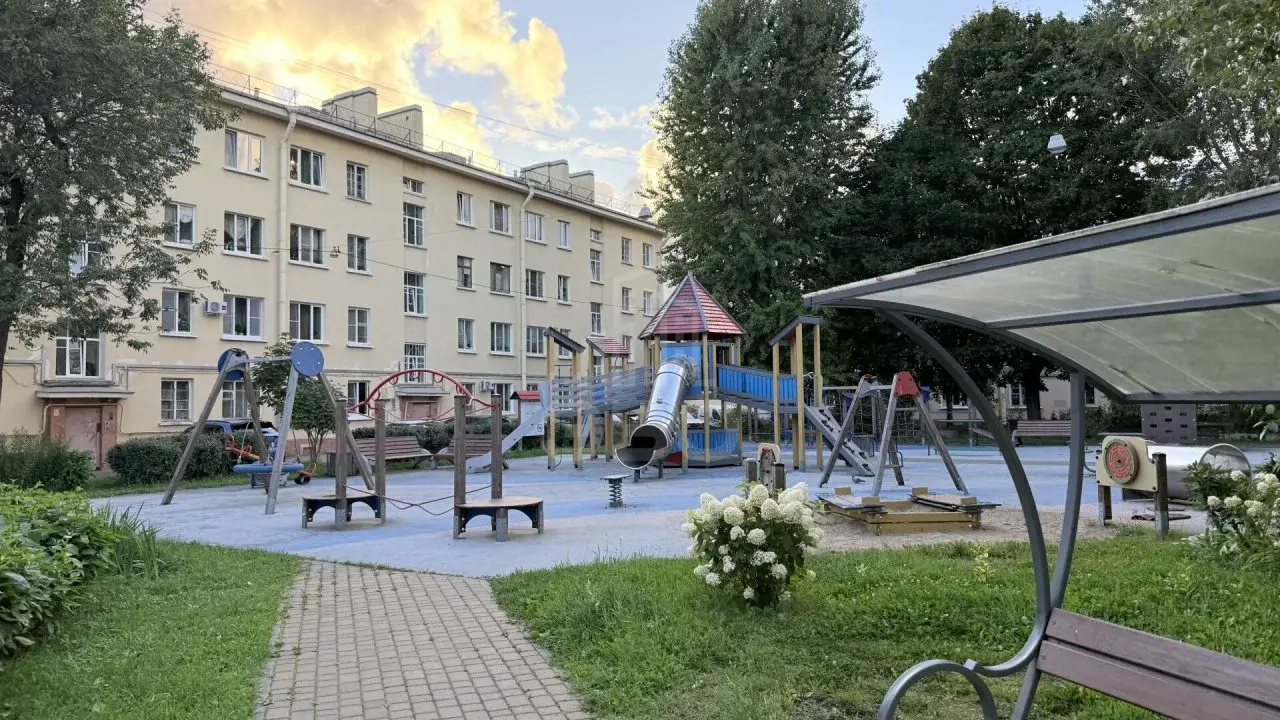 двухкомнатная квартира в Санкт-Петербурге по адресу: Фарфоровская ул., 18