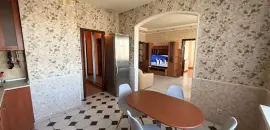 трехкомнатная квартира в Санкт-Петербурге по адресу: Ткачей ул., 68, к 2