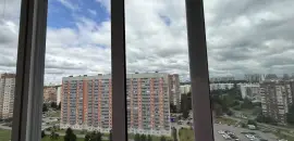 трехкомнатная квартира в Санкт-Петербурге по адресу: Новоколомяжский проспект, 11