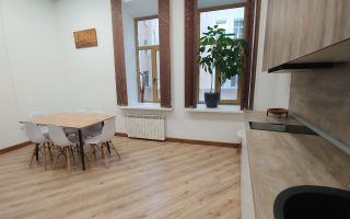 трехкомнатная квартира в Санкт-Петербург по адресу: Невский проспект, 105