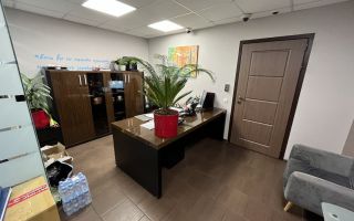 коммерция в Санкт-Петербург по адресу: Оптиков ул., 4