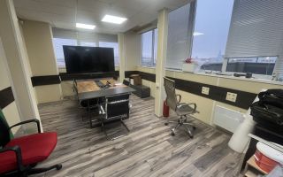 коммерция в Санкт-Петербург по адресу: Оптиков ул., 4